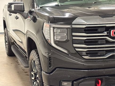 Used 2022 GMC Sierra 1500 AT4 w/ AT4 Premium Package AWD/4WD image 5