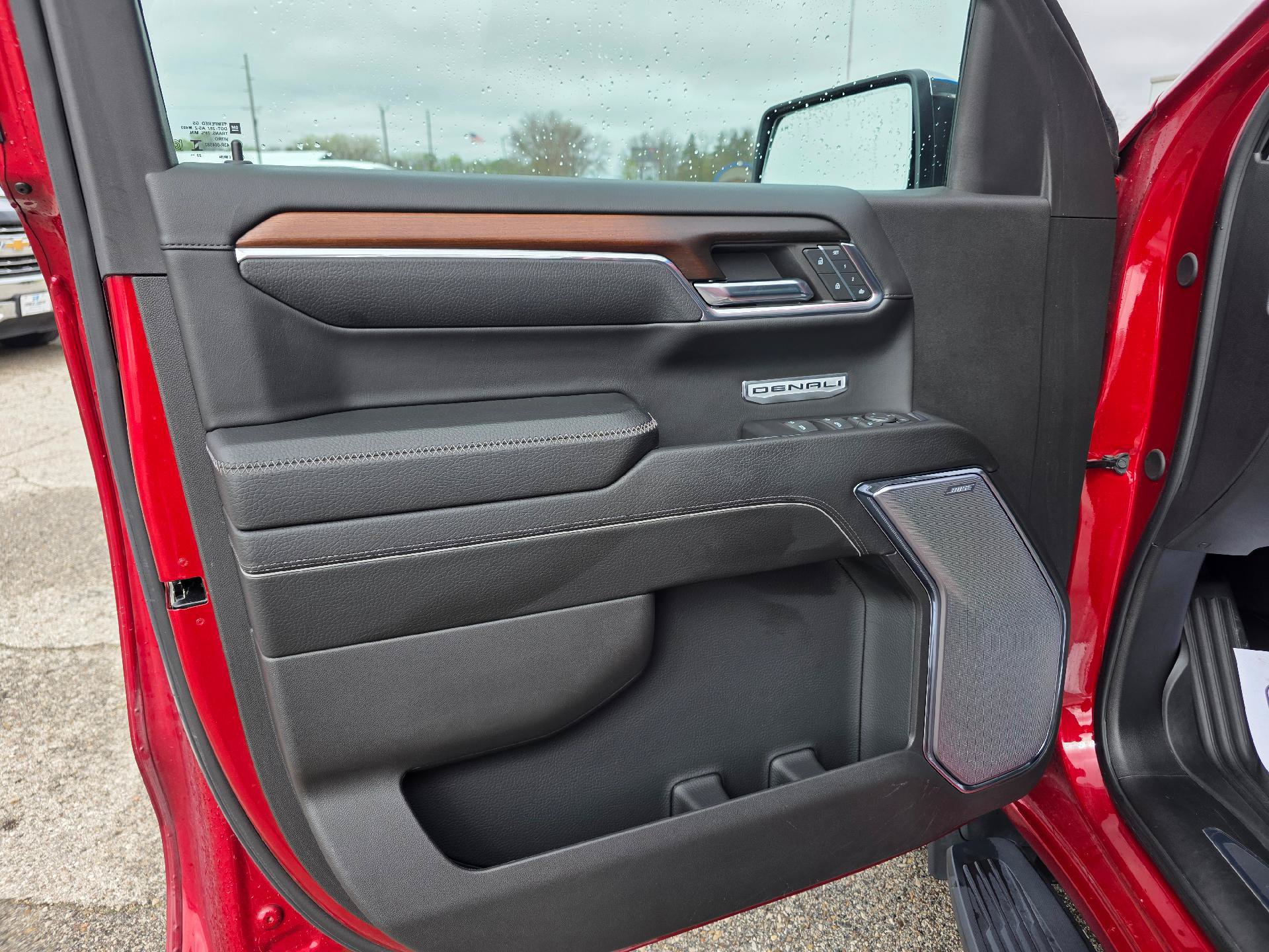 Used 2024 GMC Sierra 1500 Denali w/ Technology Package AWD/4WD image 11
