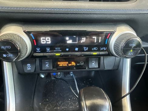 Certified 2019 Toyota RAV4 XSE w/ Protection Package AWD/4WD image 7