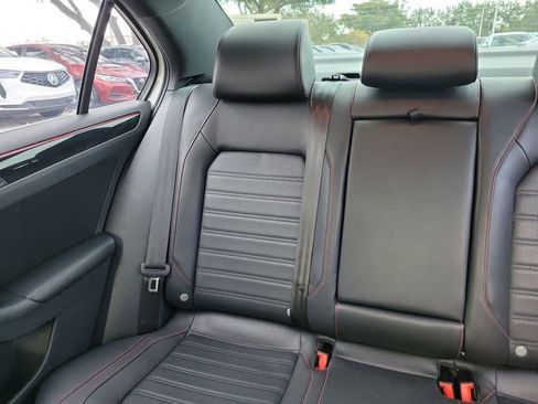 Used 2018 Volkswagen Jetta GLI image 4