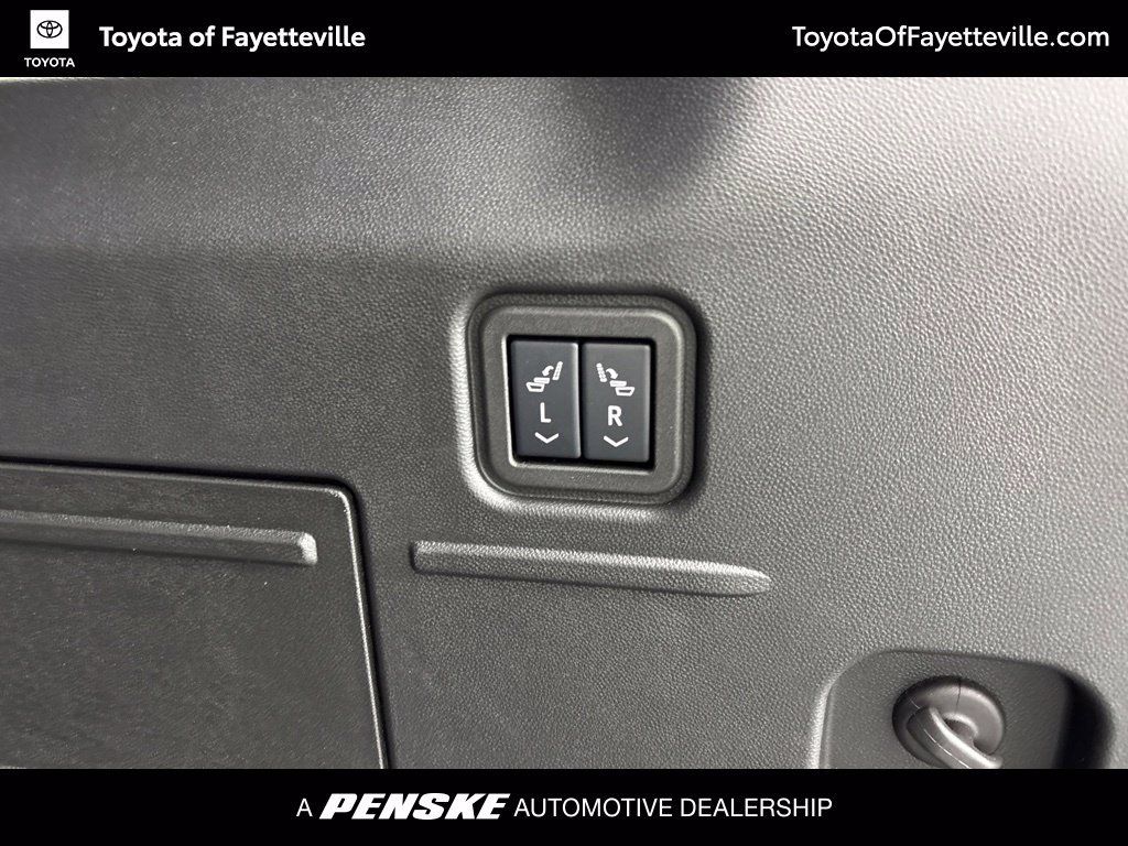 Used 2025 GMC Hummer EV 2X w/ LPO, Dark Essentials Package AWD/4WD image 11