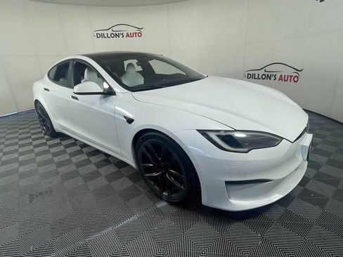 Used 2023 Tesla Model S Standard Range image 2