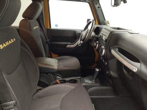 Used 2014 Jeep Wrangler Unlimited Sahara w/ Connectivity Group image 21