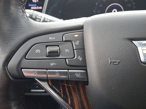 Used 2022 Cadillac Escalade Premium Luxury w/ Performance Package image 23