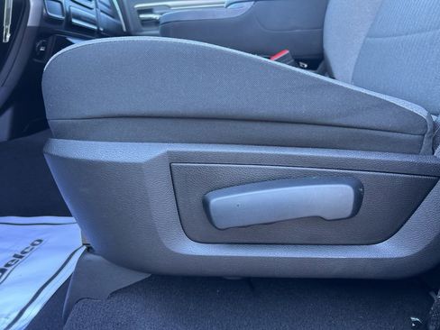 Used 2024 RAM 1500 Classic SLT image 14