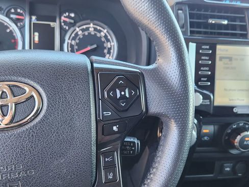 Used 2021 Toyota 4Runner Venture w/ Moonroof Package AWD/4WD image 18