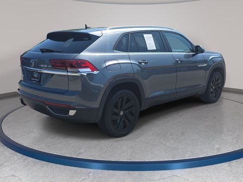Used 2023 Volkswagen Atlas Cross Sport SE w/ Panoramic Sunroof Package FWD image 5
