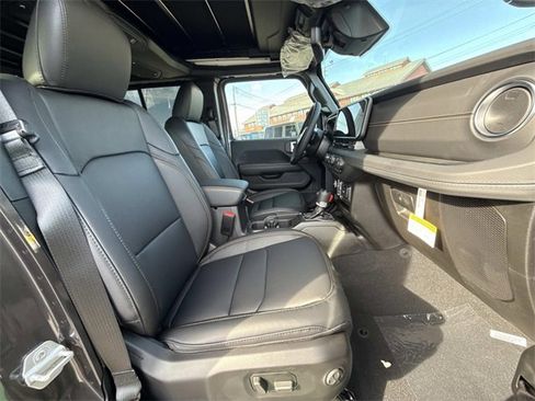 New 2026 Jeep Wrangler Sahara image 32
