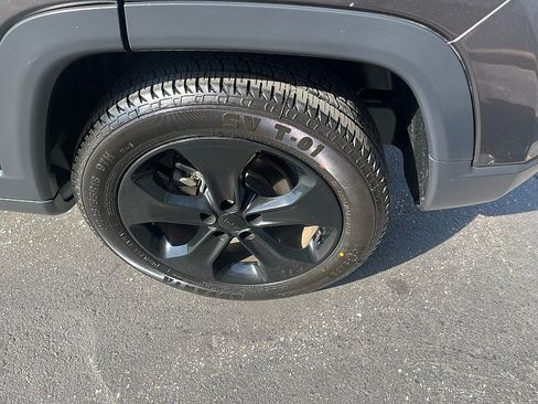 Used 2018 Jeep Compass Latitude w/ Popular Equipment Group AWD/4WD image 12