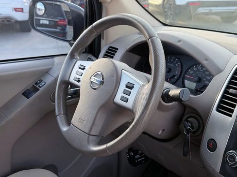 Used 2017 Nissan Frontier SV image 16