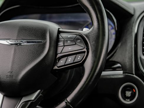 Used 2018 Chrysler 300 S w/ 300S Premium Group RWD image 22