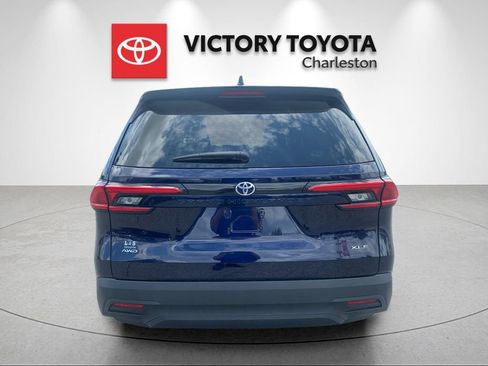 Used 2024 Toyota Grand Highlander AWD image 4