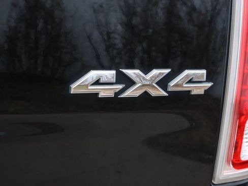 Used 2014 RAM 1500 Laramie w/ Convenience Group image 20