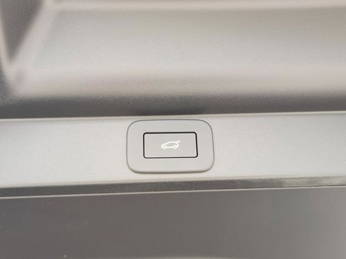 New 2026 Land Rover Range Rover SE image 26