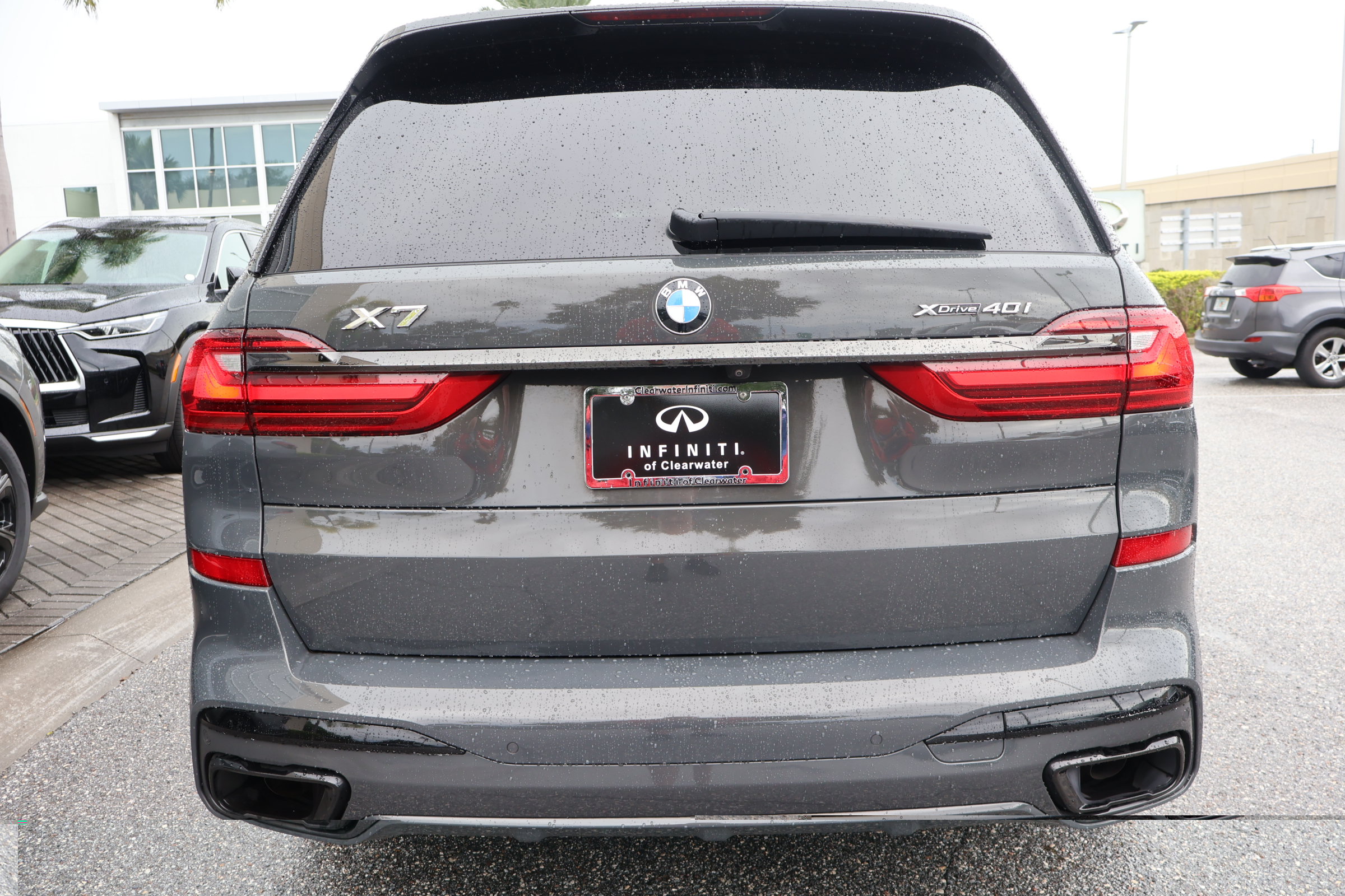 Used 2022 BMW X7 xDrive40i w/ M Sport Package AWD/4WD image 8
