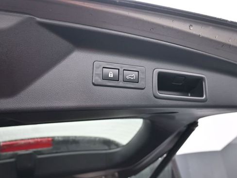 Used 2025 Subaru Forester Touring image 7