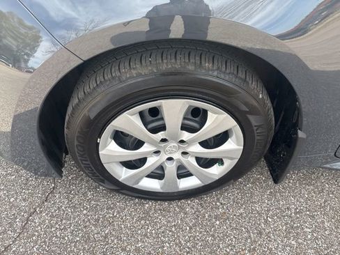 Used 2025 Toyota Corolla LE image 12