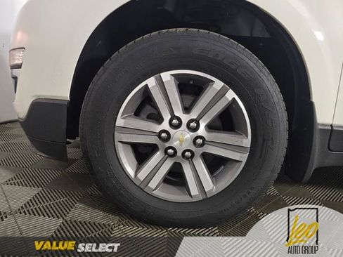 Used 2015 Chevrolet Traverse LT image 21