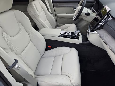 New 2026 Volvo XC90 B6 Ultra image 16