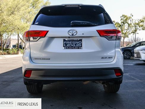 Used 2019 Toyota Highlander XLE w/ Carpet Mat Package (TMS) image 5