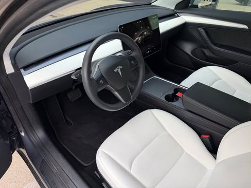 Used 2022 Tesla Model 3 Long Range AWD/4WD image 23