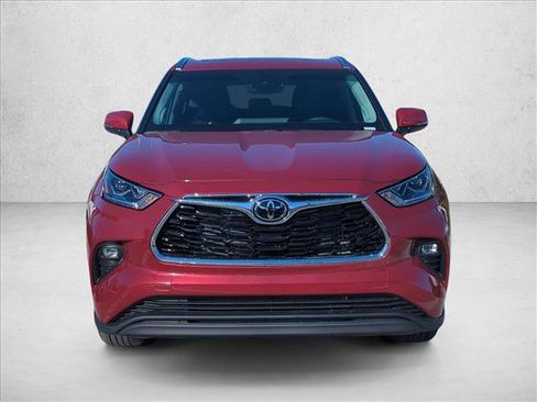 New 2026 Toyota Highlander Limited image 2