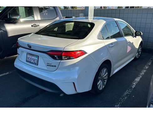 Used 2023 Toyota Corolla XLE image 3