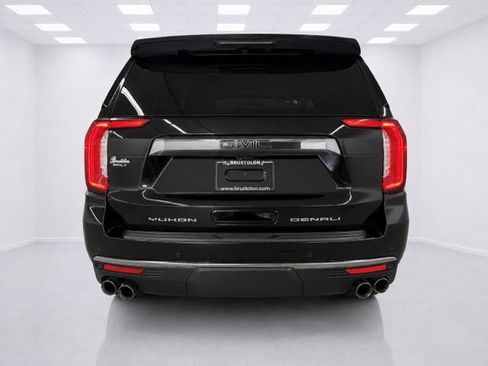 Used 2023 GMC Yukon XL Denali Ultimate w/ LPO, Floor Liner Package AWD/4WD image 7
