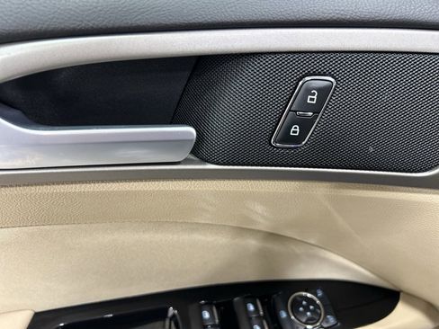 Used 2014 Ford Fusion SE image 12