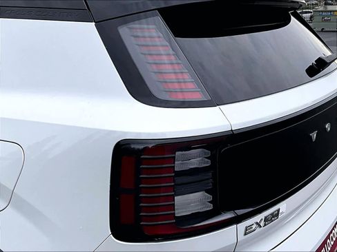 New 2026 Volvo EX30 Cross Country Ultra w/ Protection Package Premier image 25