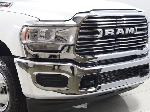 Used 2024 RAM 3500 SLT w/ Quick Order Package 2YG SLT AWD/4WD image 33