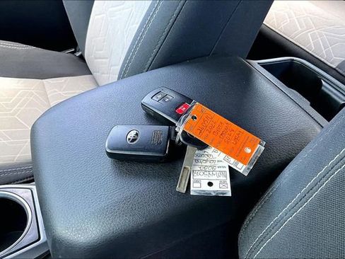 Used 2022 Toyota Tacoma TRD Sport w/ Technology Package image 36