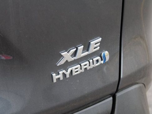 Used 2020 Toyota RAV4 XLE image 11