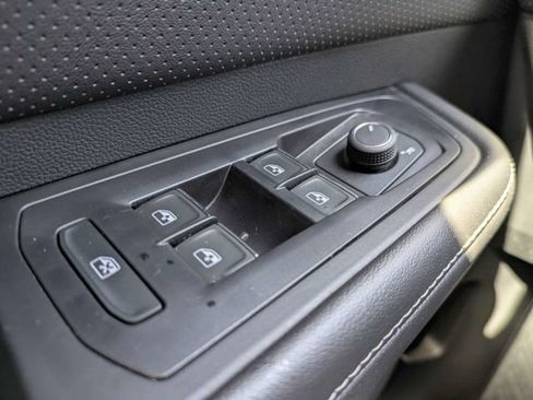 Certified 2025 Volkswagen Atlas Cross Sport SE AWD/4WD image 24