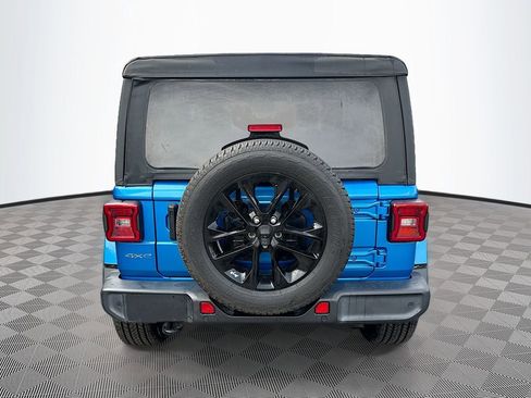 Used 2021 Jeep Wrangler Unlimited Sahara w/ Cold Weather Group AWD/4WD image 7