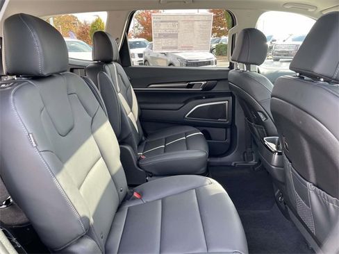 New 2025 Kia Telluride S image 17