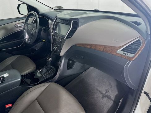 Used 2017 Hyundai Santa Fe Limited image 30