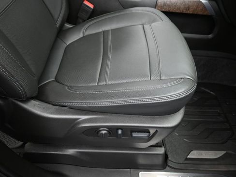 Used 2022 GMC Sierra 3500 Denali w/ Denali Ultimate Package image 38