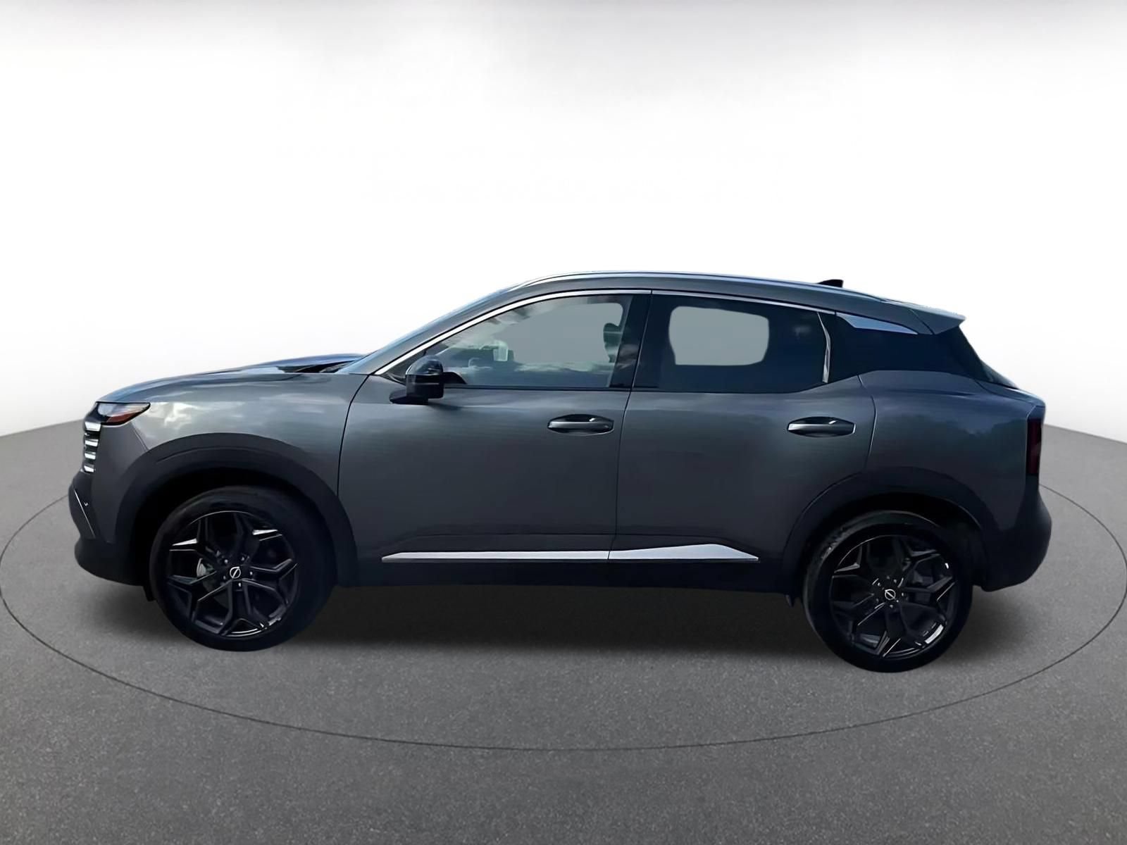 Used 2026 Nissan Kicks SR FWD image 8