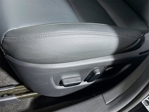 Used 2025 MAZDA CX-30 AWD 2.5 S w/ Preferred Package image 16