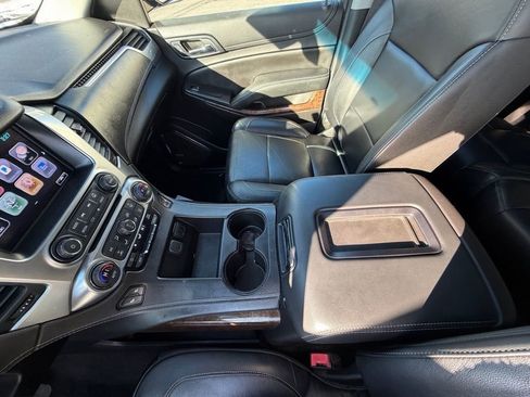 Used 2017 Chevrolet Suburban LT image 26