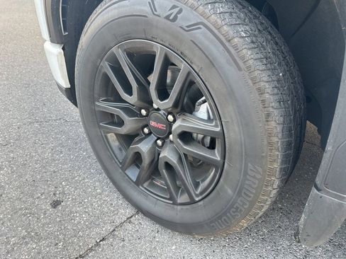 Used 2023 GMC Sierra 1500 Elevation image 9