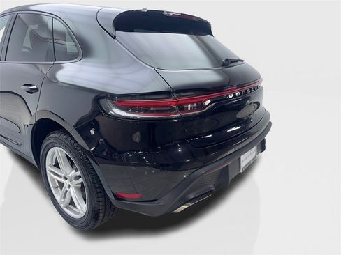 Used 2023 Porsche Macan image 19