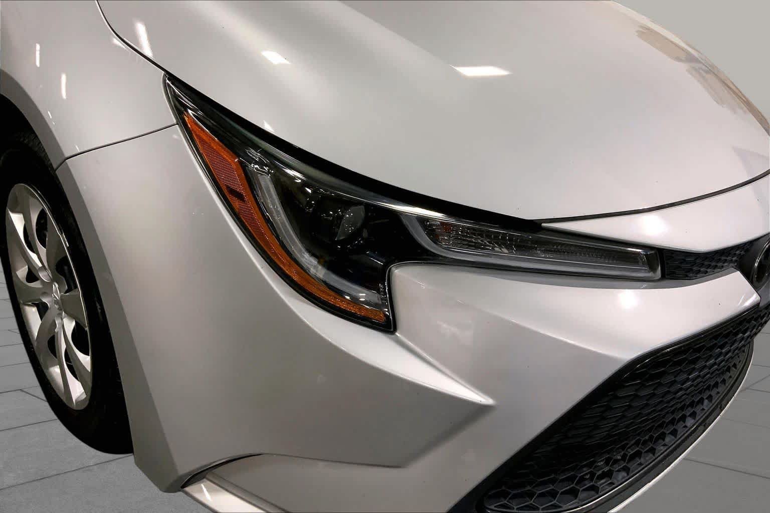 Certified 2020 Toyota Corolla LE w/ Carpet Mat Package (TMS) FWD image 28