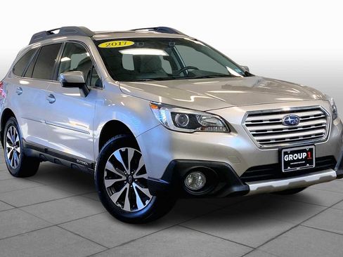 Used 2017 Subaru Outback 2.5i Limited image 2