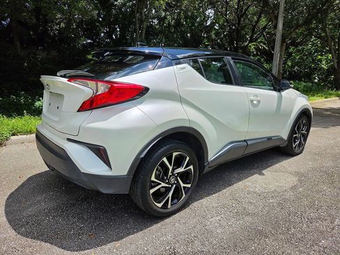 Used 2019 Toyota C-HR XLE FWD image 8