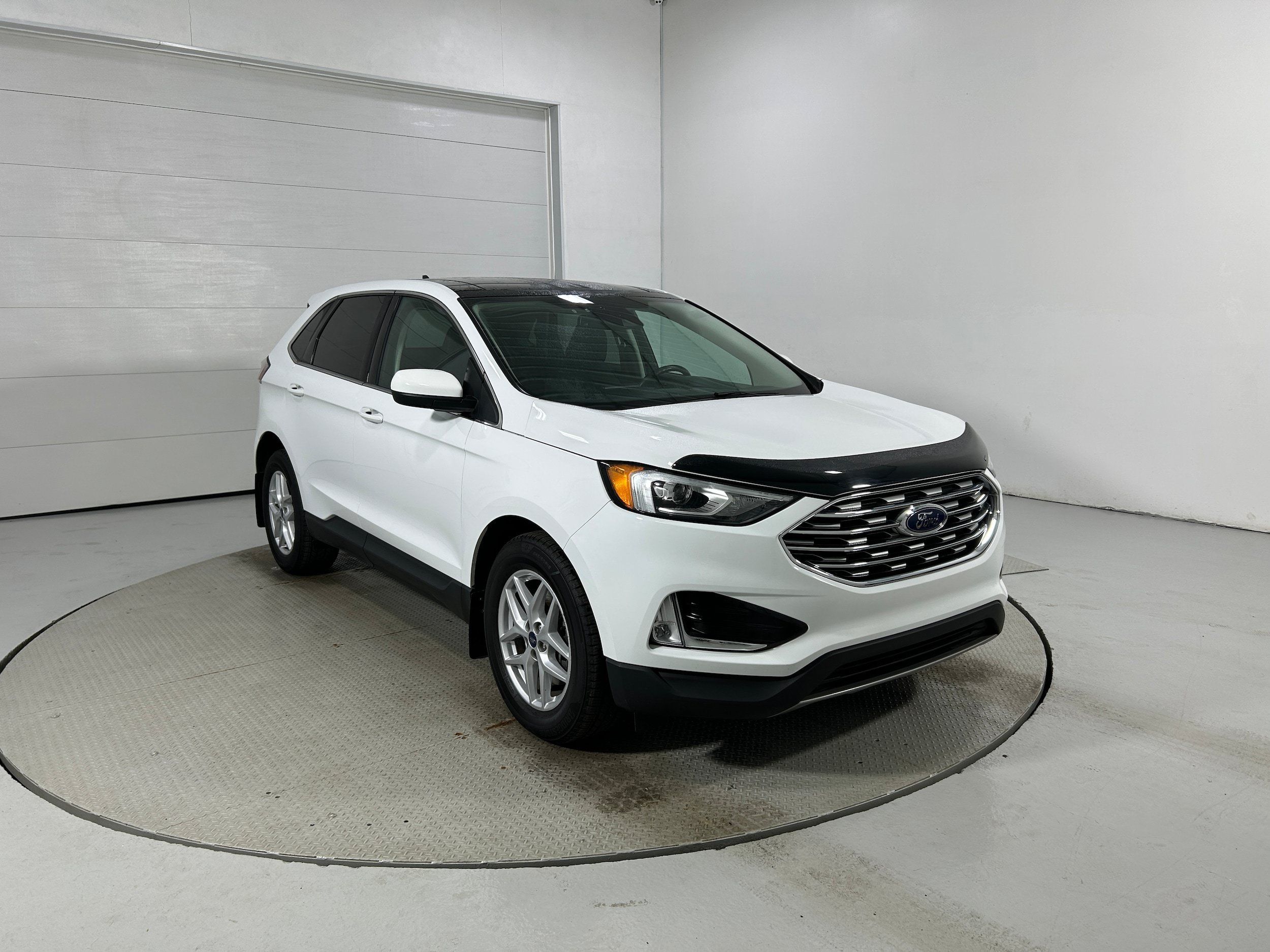 Used 2021 Ford Edge SEL w/ Convenience Package AWD/4WD image 2
