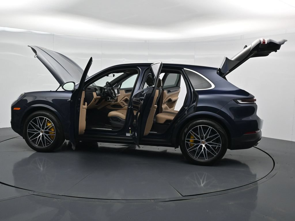 Certified 2025 Porsche Cayenne S AWD/4WD image 35