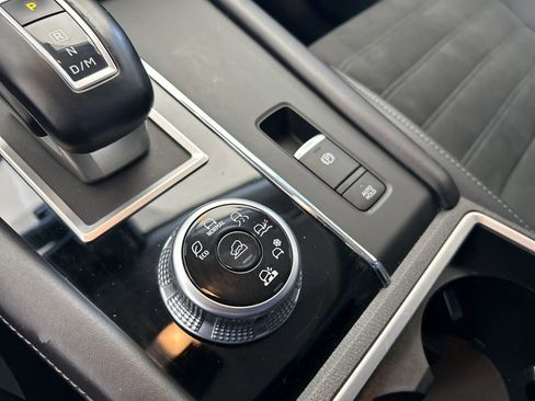 Used 2024 Mitsubishi Outlander SE image 9