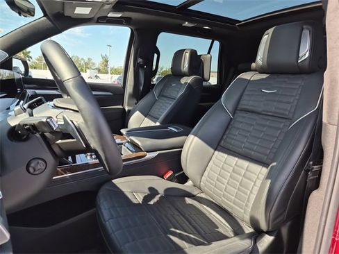 Certified 2025 Cadillac Escalade Sport Platinum w/ LPO, ONYX Package image 17